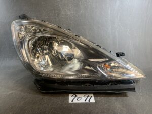 HONDA FIT JAZZ GP1 GP4 GE GE6 GE7 GE8 GE9 HID Headlight STANLEY P9604 Right Side x1
