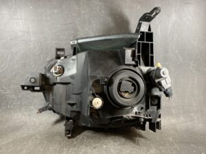 (重複)NISSAN CUBE / Z11 Genuine Headlight / ICHIKOH 1801 / Right Side x1