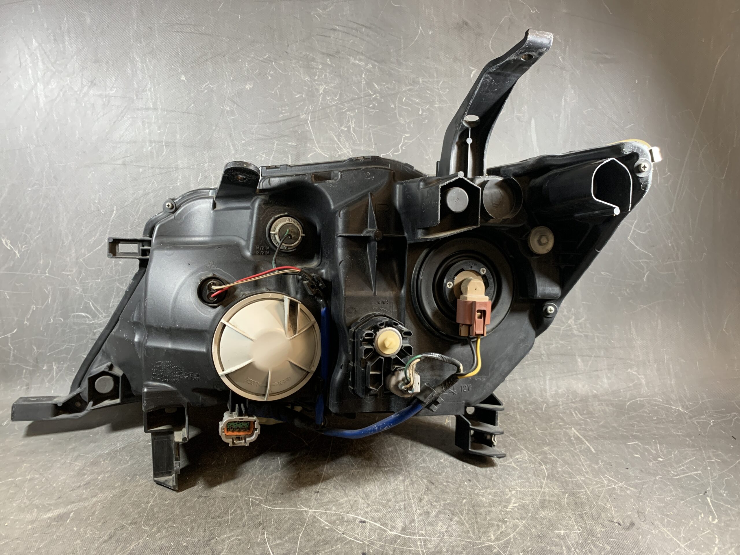 (重複)NISSAN セレナ C26 Genuine Headlight KOITO 100-23096 Right Side x1