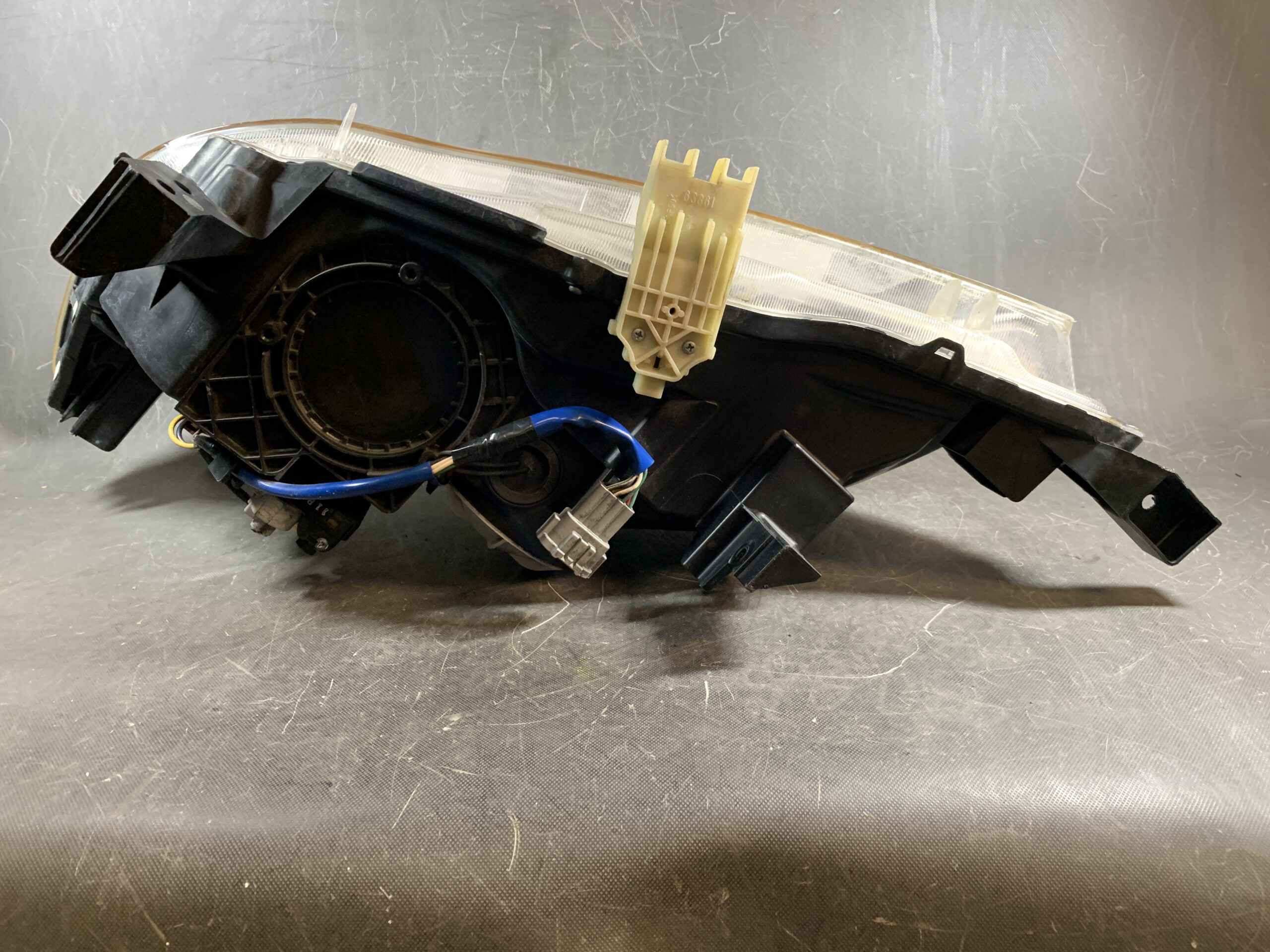 (重複)NISSAN セレナ C26 Genuine Headlight KOITO 100-23096 Right Side x1