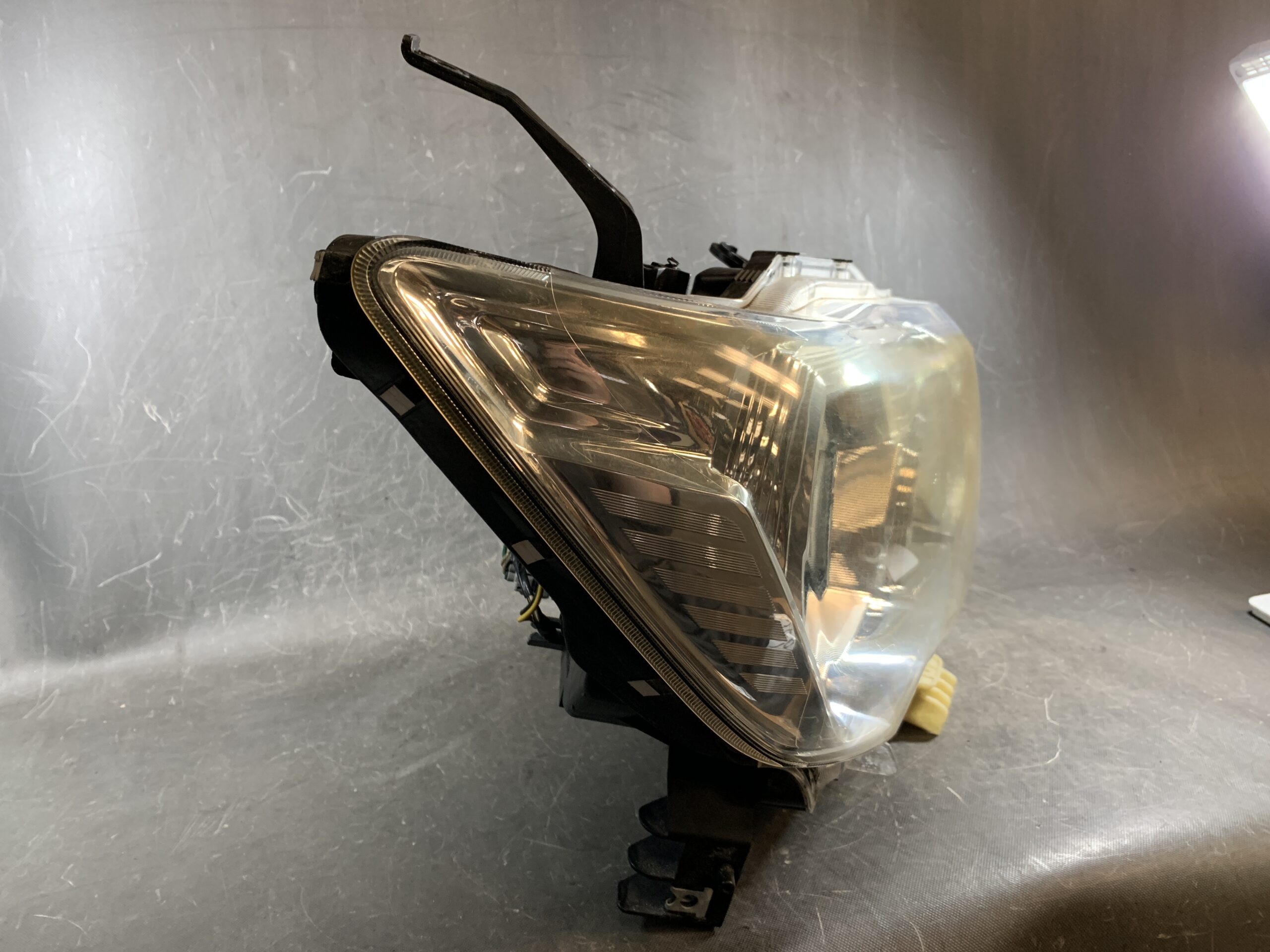 (重複)NISSAN セレナ C26 Genuine Headlight KOITO 100-23096 Right Side x1