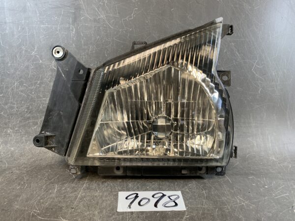 ISUZU Elf MAZDA TITAN NISSAN ATLAS Headlight 110-21819 Left Side x1 » JDM-PARTS NZ