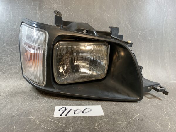 TOYOTA TOWNACE VAN KR42V Genuine Headlight KOITO 28-112 Right Side x1 » JDM-PARTS NZ