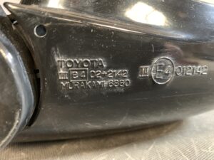 (重複) TOYOTA ESTIMA ACR30 Genuine Door Mirror Murakami 6880 / 6876 Right Side x1