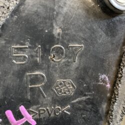 TOYOTA GRAND HIACE KCH10 Genuine Door Mirror 9Z24 / 5107 Right Side x1