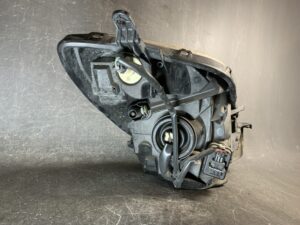 TOYOTA ｳﾞｨｯﾂ KSP90 Genuine Headlight / ICHIKOH 52-169 / Left Side x1