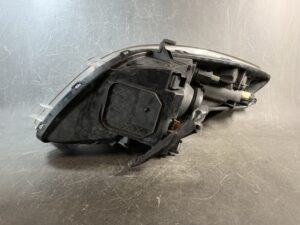 TOYOTA ｳﾞｨｯﾂ KSP90 Genuine Headlight / ICHIKOH 52-169 / Left Side x1