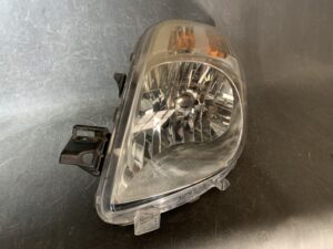 TOYOTA ｳﾞｨｯﾂ KSP90 Genuine Headlight / ICHIKOH 52-169 / Left Side x1