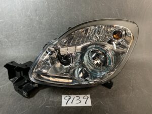 （重複）（極上品）MAZDA VERISA DC5W Genuine HID Headlight / STANLEY P4514 / Left Side x1