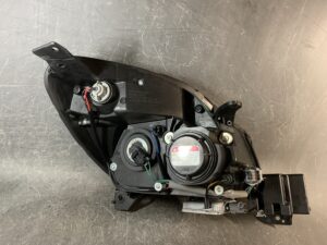 (重複)(極上品)MAZDA VERISA DC5W Genuine HID Headlight / STANLEY P4514 / Left Side x1