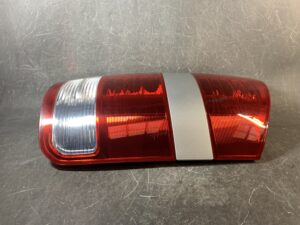 （重複）TOYOTA NOAH AZR60 Genuine Taillight / ICHIKOH 28-184 / Right Side x1