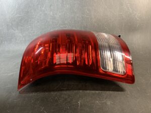 （重複）TOYOTA WISH ZNE10G Genuine Taillight ICHIKOH 68-14 Left Side x1