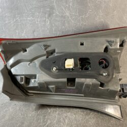 (重複)TOYOTA WISH ZNE10G Genuine Taillight ICHIKOH 68-14 Left Side x1