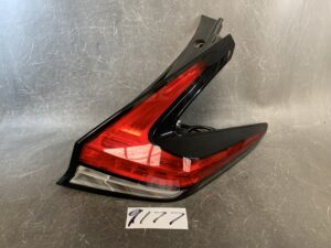 （重複）NISSAN LEAF ZE1 Genuine Taillight / ICHIKOH D212 / Right Side x1
