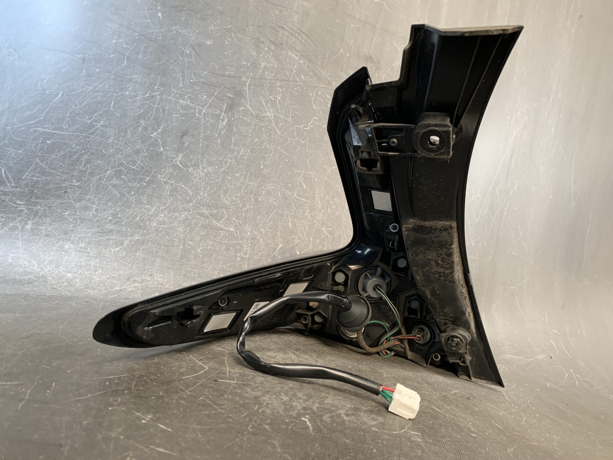 (重複)NISSAN LEAF ZE1 Genuine Taillight / ICHIKOH D212 / Right Side x1