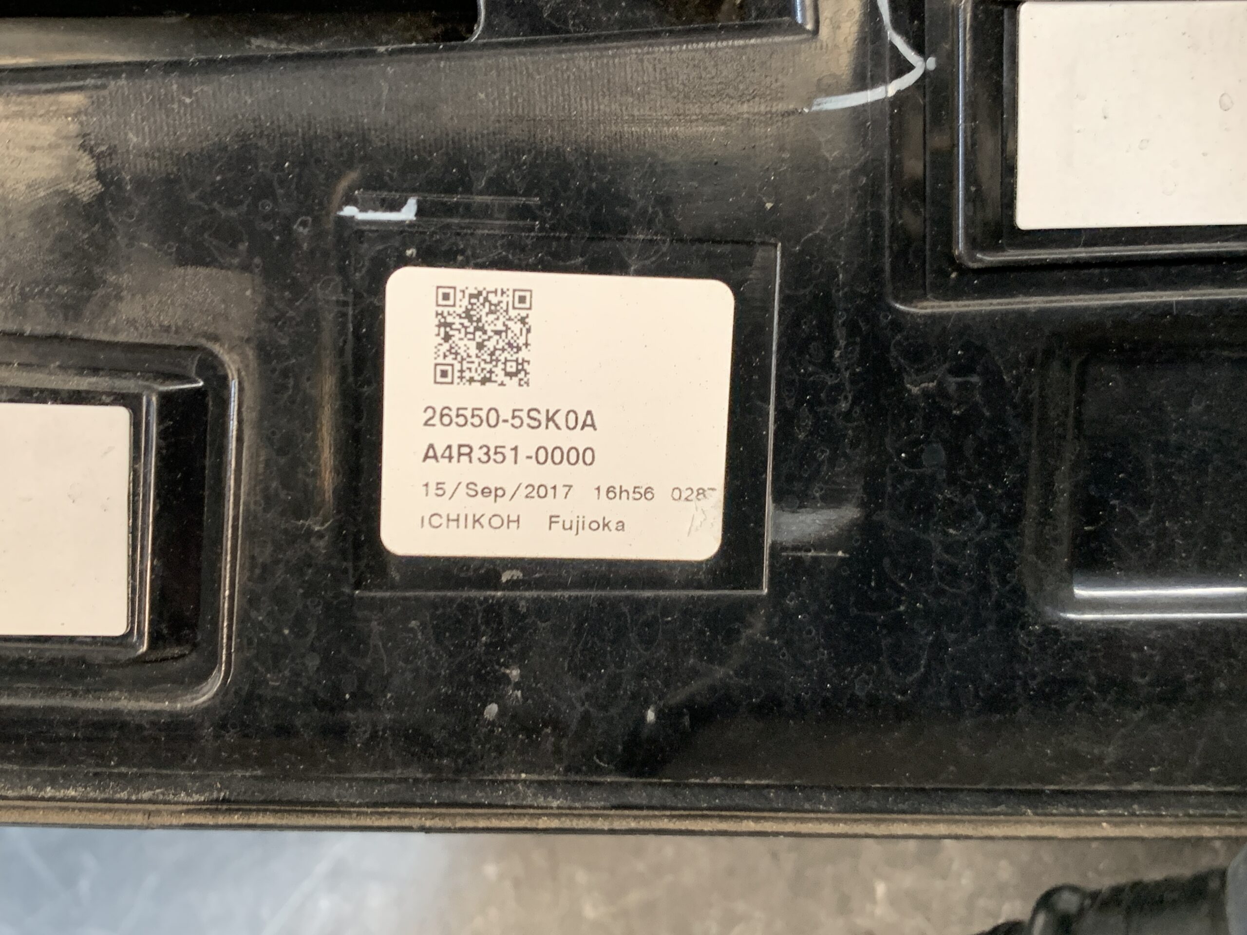 (重複)NISSAN LEAF ZE1 Genuine Taillight / ICHIKOH D212 / Right Side x1