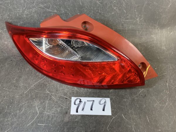 （重複）MAZDA DEMIO DE DEJFS DE3FS DE5FS Genuine Taillight / STANLEY P5776 L / Left Side x1 REPAIRED
