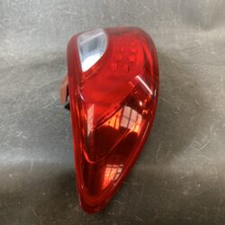 (重複)MAZDA DEMIO DE DEJFS DE3FS DE5FS Genuine Taillight / STANLEY P5776 L / Left Side x1 REPAIRED