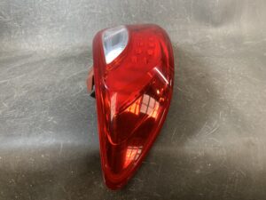 (重複)MAZDA DEMIO DE DEJFS DE3FS DE5FS Genuine Taillight / STANLEY P5776 L / Left Side x1 REPAIRED