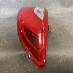 （重複）MAZDA DEMIO DE DEJFS DE3FS DE5FS Genuine Taillight / STANLEY P5776 R / Right Side x1