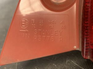 （重複）MAZDA DEMIO DE DEJFS DE3FS DE5FS Genuine Taillight / STANLEY P5776 R / Right Side x1