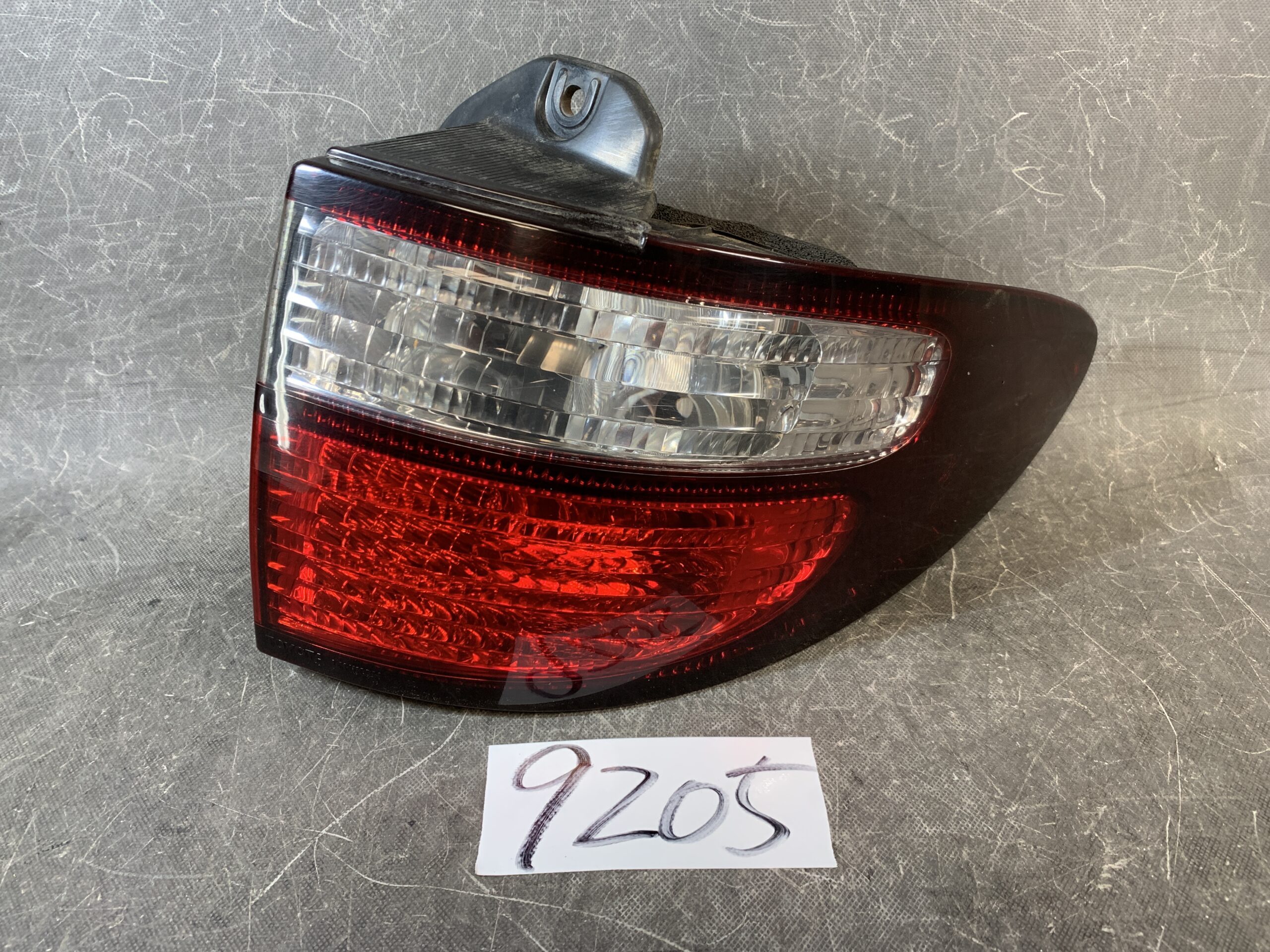 (重複)TOYOTA ESTIMA ACR30 Genuine Taillight ICHIKOH 28-139 Right Side x1