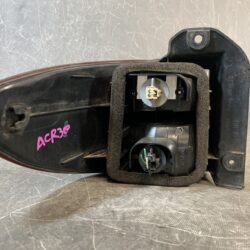 (重複)TOYOTA ESTIMA ACR30 Genuine Taillight ICHIKOH 28-139 Right Side x1