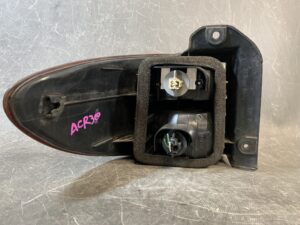 （重複）TOYOTA ESTIMA ACR30 Genuine Taillight ICHIKOH 28-139 Right Side x1