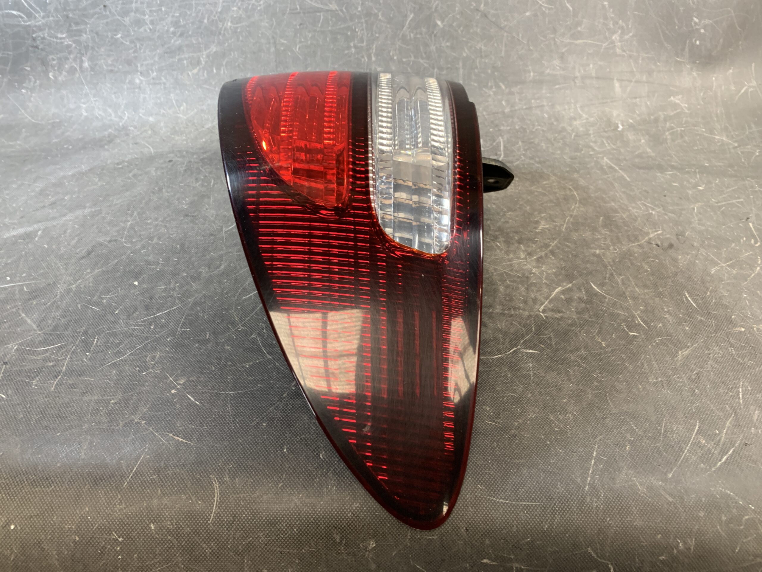 (重複)TOYOTA ESTIMA ACR30 Genuine Taillight ICHIKOH 28-139 Right Side x1