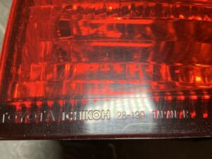 （重複）TOYOTA ESTIMA ACR30 Genuine Taillight ICHIKOH 28-139 Right Side x1