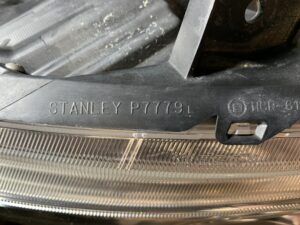 （重複）NISSAN TIIDA C11 Genuine Headlight / STANLEY P7779 L / Left Side x1