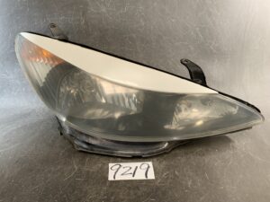 TOYOTA ESTIMA ACR30 Genuine HID Headlight KOITO 28-134 Right Side x1