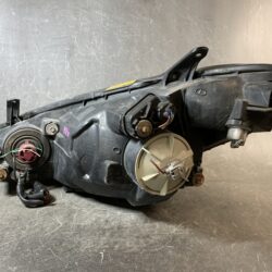 TOYOTA ESTIMA ACR30 Genuine HID Headlight KOITO 28-134 Right Side x1