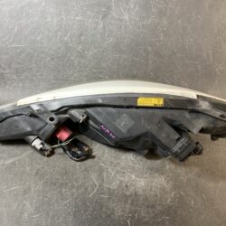 TOYOTA ESTIMA ACR30 Genuine HID Headlight KOITO 28-134 Right Side x1