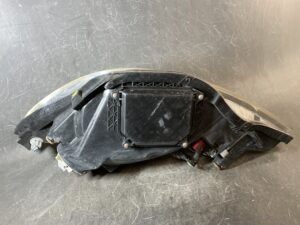 TOYOTA ESTIMA ACR30 Genuine HID Headlight KOITO 28-134 Right Side x1