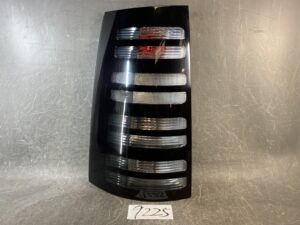 （重複）TOYOTA SIENTA NCP81 TAILLIGHT Rear light KOITO 52-125 LEFT x1