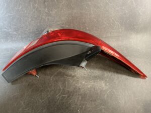 (重複)NISSAN TIIDA / TIIDA LATIO C11 NC11 SC11 SNC11 Genuine Taillight STANLEY P7511 R Right Side x1