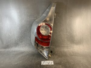 TOYOTA AQUA Prius C NHP10 Genuine Taillight STANLEY 52-252 Left Side x1