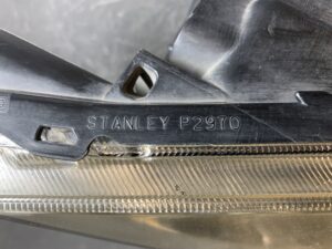 (重複)MITSUBISHI COLT Z2#A (Z21~Z28) Genuine Headlight STANLEY P2970 Right Side x1