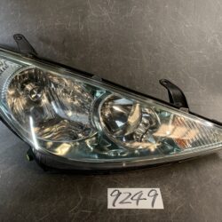 TOYOTA ESTIMA ACR30 Headlight 28-165 Right Side x1