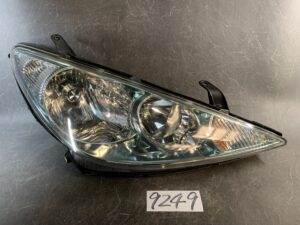 TOYOTA ESTIMA ACR30 Headlight 28-165 Right Side x1