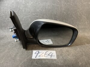TOYOTA COROLLA AXIO ZRE142 Genuine Door Mirror with Indicator ICHIKOH 8318 / 12-514/ K38 Right Side x1