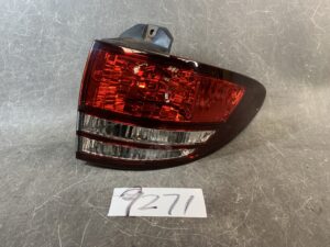 TOYOTA ESTIMA ACR30 Genuine Taillight ICHIKOH 28-169 Right Side x1