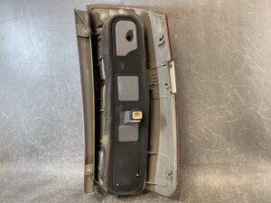 TOYOTA NOAH AZR60 Genuine Taillight / ICHIKOH 28-184 / Left Side x1