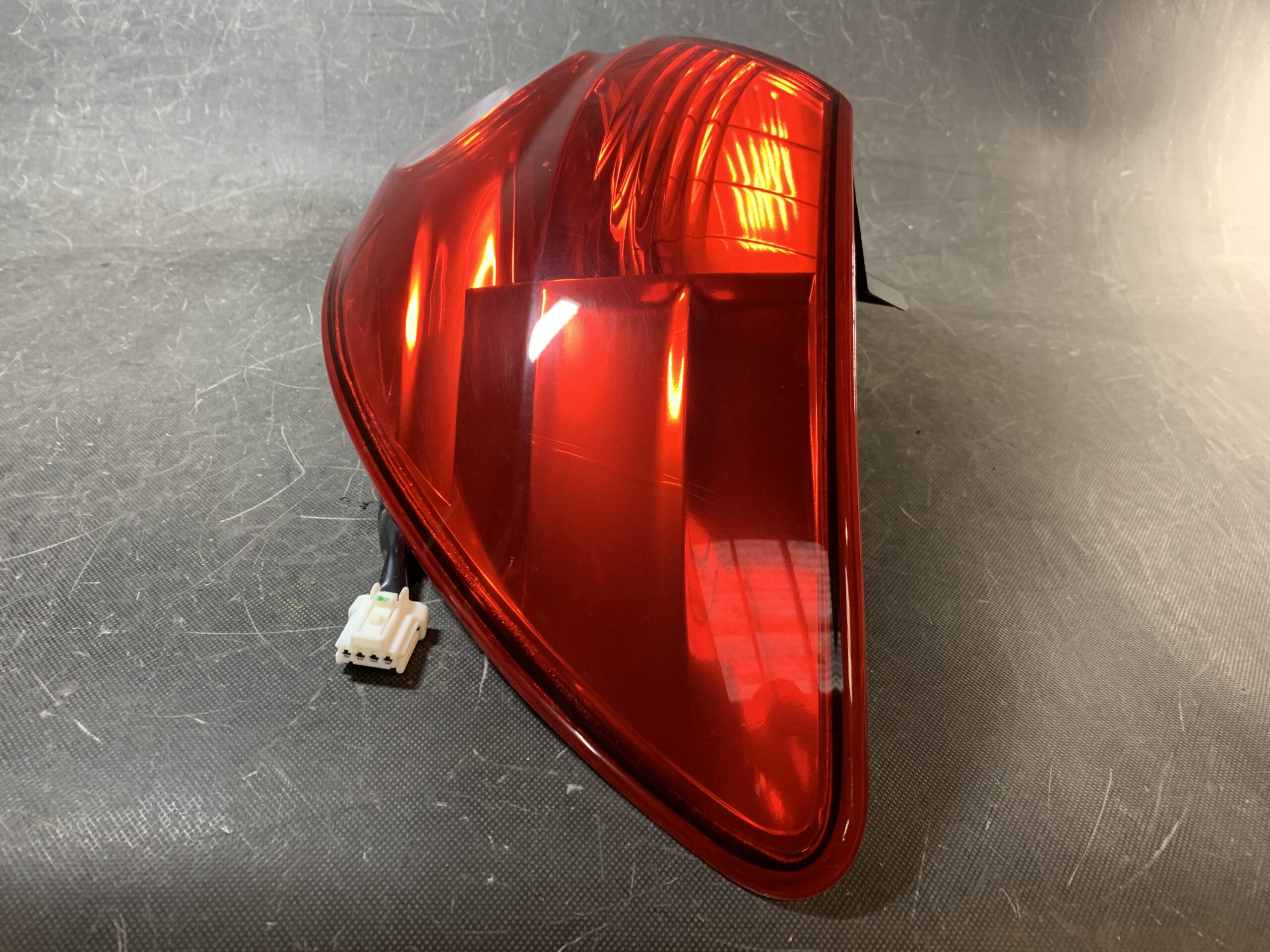 KOITO 220-24886 / Right Side x1