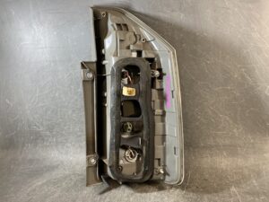 TOYOTA VOXY ZRR70 Genuine Taillight / ICHIKOH 28-220 / Left Side x1