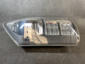 TOYOTA VOXY ZRR70 Genuine Taillight / ICHIKOH 28-220 / Left Side x1