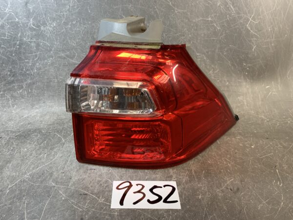 HONDA STEPWAGON STEPWGN RG1 Genuine Taillight STANLEY P8026 R Right Side x1 » JDM-PARTS NZ
