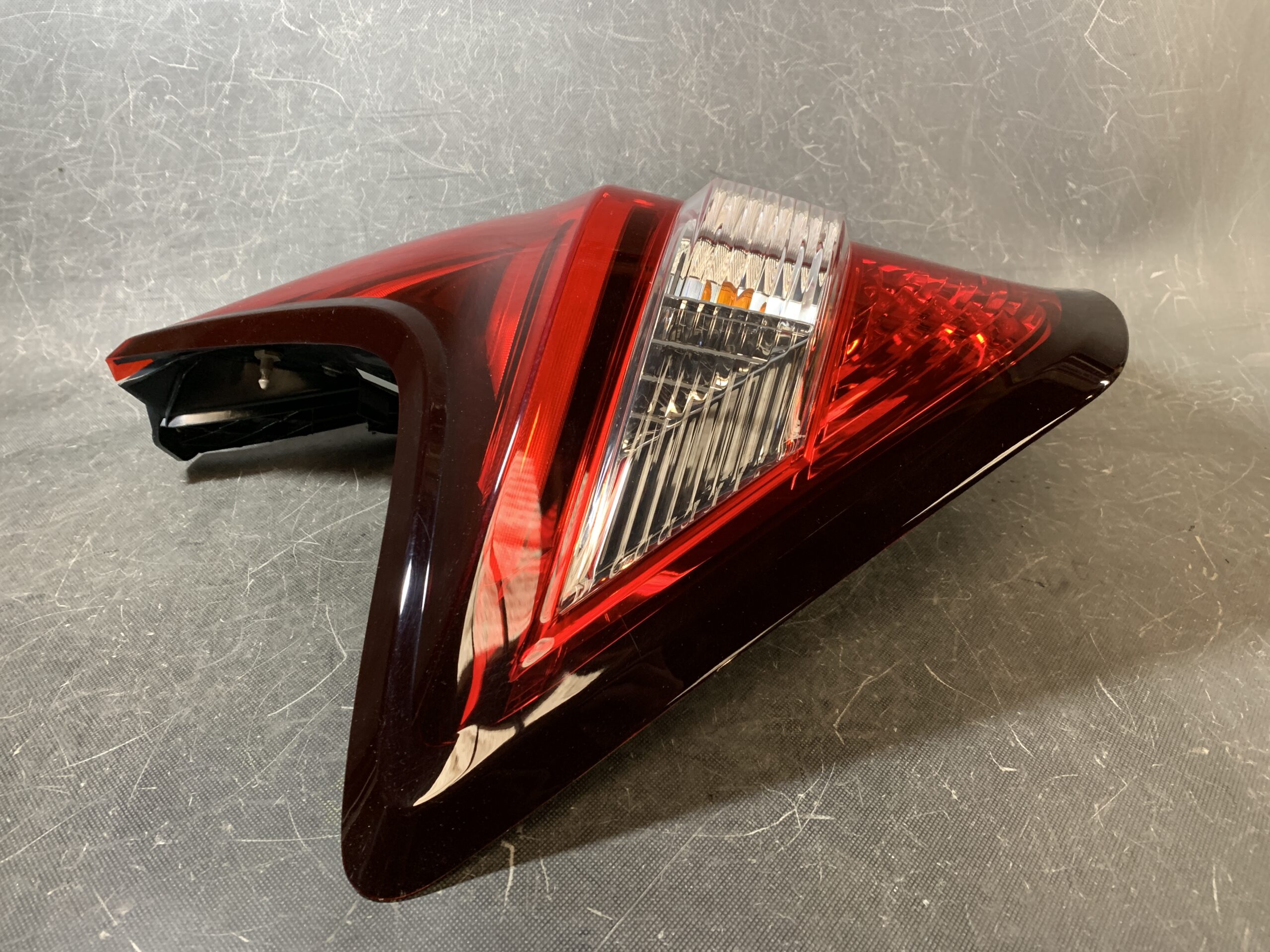 (重複)NISSAN NOTE HE12 Genuine Taillight ICHIKOH D202 Left Side x1