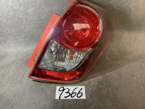 TOYOTA RACTIS NCP100 Genuine Taillight KOITO 52-192 Right Side x1